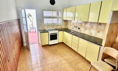 ALQUILO OFICINA ZONA CHAUVIN CHALET ESTILO MARPLATENSE
