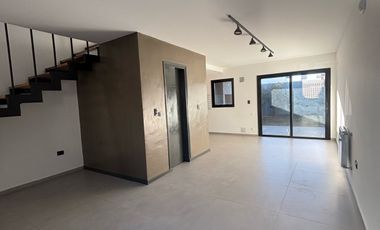Duplex en Colinas de Manantiales