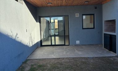 Duplex en Colinas de Manantiales
