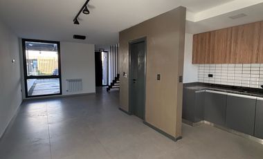 Duplex en Colinas de Manantiales