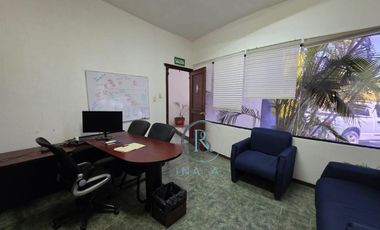 OFICINA CON BODEGA Y PATIO EN RENTA EN CIUDAD DEL CARMEN, CAMPECHE.