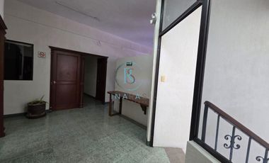OFICINA CON BODEGA Y PATIO EN RENTA EN CIUDAD DEL CARMEN, CAMPECHE.