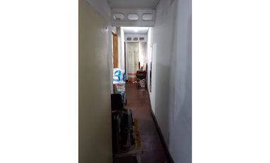 Amplia  Casa en VENTA Barrio El RECREO