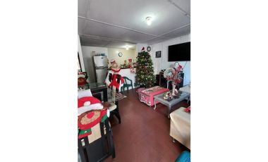 Amplia  Casa en VENTA Barrio El RECREO