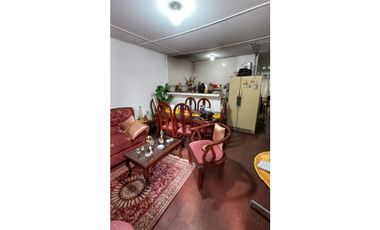 Amplia  Casa en VENTA Barrio El RECREO