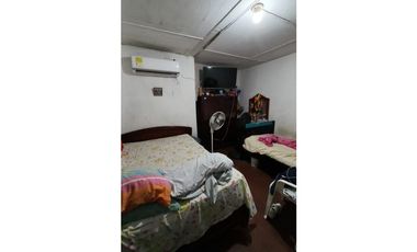 Amplia  Casa en VENTA Barrio El RECREO