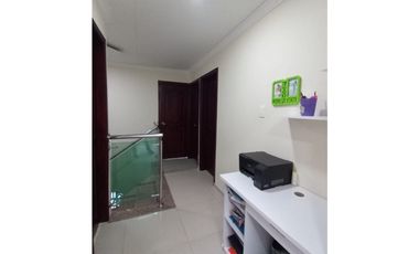 CASA DUPLEX EN VENTA BARRIO ALMENDROS ETAPA 2