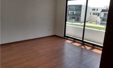 UDLA NOBEL RESIDENCIAL