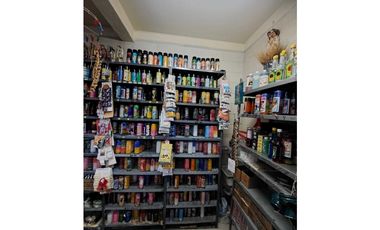 Locales comerciales en venta en el Mercado Tacuba, CDMX.