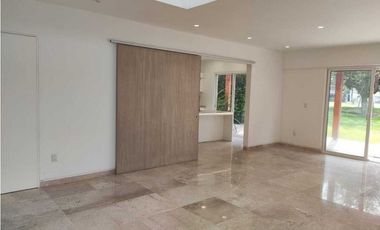 Estrene residencia 3  recámaras, jardín ,alberca, vista al fairway.