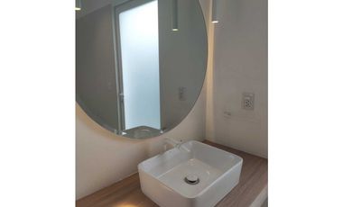 Estrene residencia 3  recámaras, jardín ,alberca, vista al fairway.