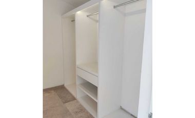 Estrene residencia 3  recámaras, jardín ,alberca, vista al fairway.