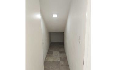 Estrene residencia 3  recámaras, jardín ,alberca, vista al fairway.