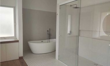 Estrene residencia 3  recámaras, jardín ,alberca, vista al fairway.