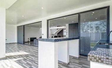 Hermosa Residencia 380 m2 de construccion y 481 m de terreno