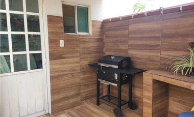 Casa en condominio con alberca, de 3 recamaras.