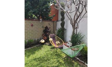 Casa en condominio con alberca, de 3 recamaras.