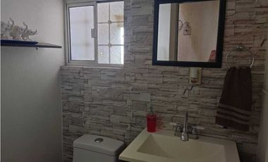 Casa en condominio con alberca, de 3 recamaras.