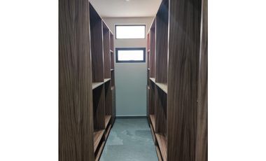 Estrene residencia en Lomas de Cuernavaca, 3 recamaras, alberca, en privada.