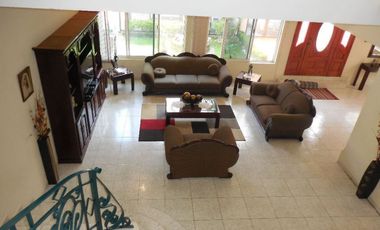 Residencia  en Fraccionamiento Burgos Bugambilias, de  4 recamaras