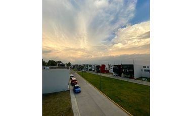 UDLA NOBEL RESIDENCIAL