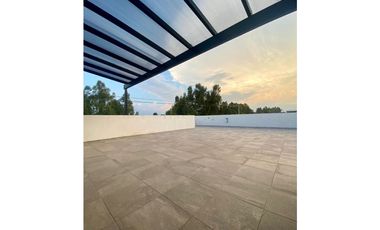 UDLA NOBEL RESIDENCIAL