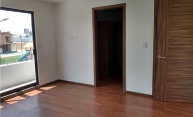 UDLA NOBEL RESIDENCIAL