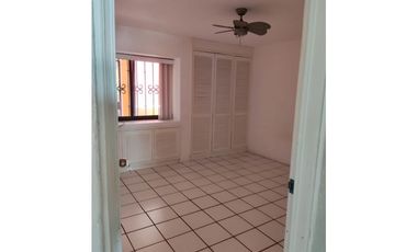 Departamento en Renta en Club de Tenis Burgos.