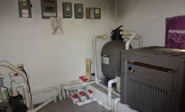 Casa con jardín y alberca en Fraccionamiento las Fincas, Jiutepec