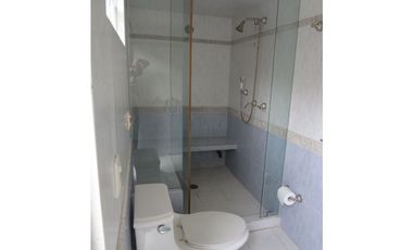 Casa con jardín y alberca en Fraccionamiento las Fincas, Jiutepec