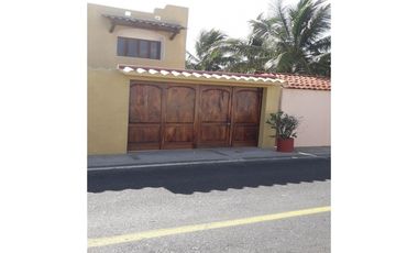 Casa en Venta en Playa Blanca, Zihuatanejo, Gro, México