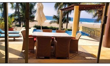 Casa en Venta en Playa Blanca, Zihuatanejo, Gro, México