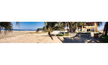 Casa en Venta en Playa Blanca, Zihuatanejo, Gro, México