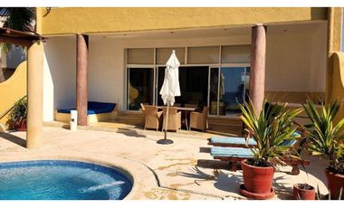 Casa en Venta en Playa Blanca, Zihuatanejo, Gro, México