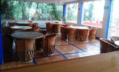 Residencia en Venta con jardines, Casa Club, GYM y Cancha de Tenis