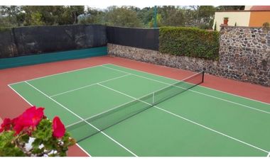 Residencia en Venta con jardines, Casa Club, GYM y Cancha de Tenis