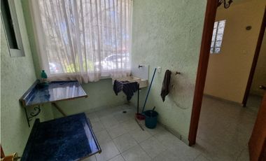 Residencia en Venta con jardines, Casa Club, GYM y Cancha de Tenis