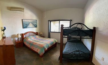 INCREÍBLE RESIDENCIA FRENTE AL LAGO DE TEQUES