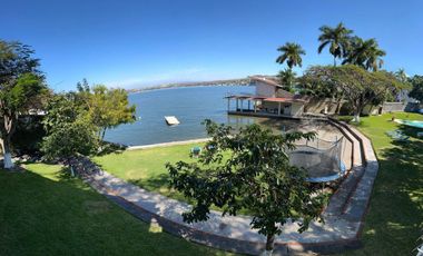 INCREÍBLE RESIDENCIA FRENTE AL LAGO DE TEQUES