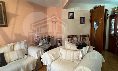 Casa en Jardines del Alba