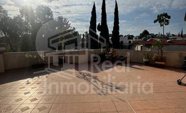 Casa en Jardines del Alba