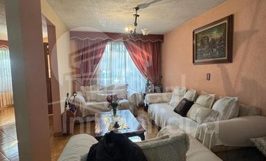 Casa en Jardines del Alba