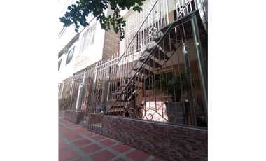LINDA CASA DUPLEX EN LA CIUDADELA