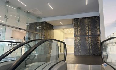 PISO COMPLETO DE OFICINAS EN VENTA EN ZONA ANDARES TRIPLE A