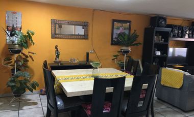 Casa con potencial y amplios espacios