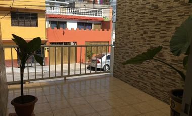 Casa con potencial y amplios espacios