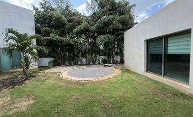 Renta Residencia una sola planta Yucatán Country Club