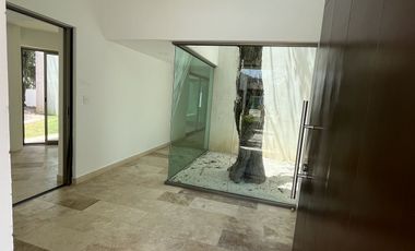 Renta Residencia una sola planta Yucatán Country Club