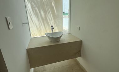 Renta Residencia una sola planta Yucatán Country Club