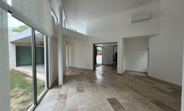 Renta Residencia una sola planta Yucatán Country Club